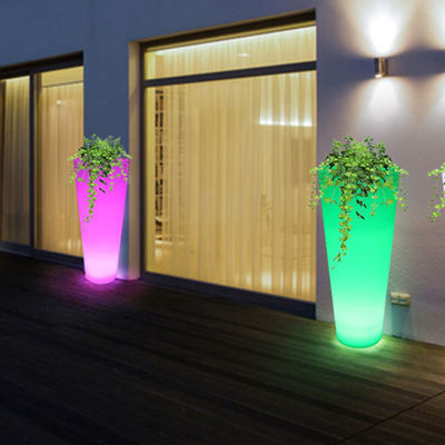鮮やかな花瓶展 鮮やかなカラフルな庭植物の盆 プラスチックプランター パーティーのフロアランプ レンタル