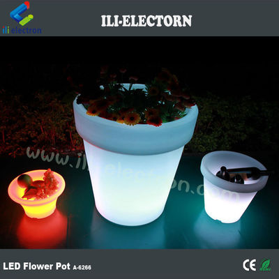 色彩豊かな照明 LED 庭の飾り付けのためのプラスチック製の花植え器