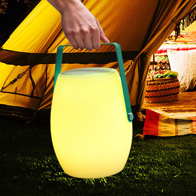 キャンプ用スピーカー付きのLED月光