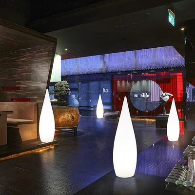 プラスチック 輝き灯 LED 床ランプ 屋外庭園パーティの飾り付け