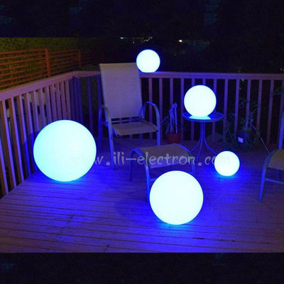 プラスチックの電池で充電できるLEDライトボール