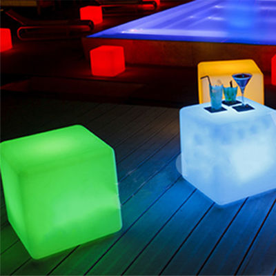 PEプラスチックのライトアップ 3D LED キューブ