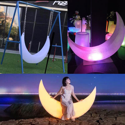 イベントの装飾 輝くプラスチック製の LED 月のスイング