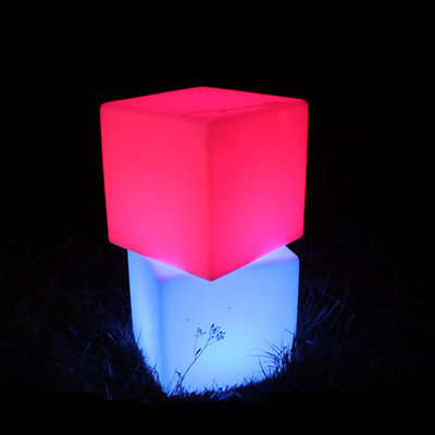 CE ROHS 認証 婚礼装飾のための LED キューブライトチェア