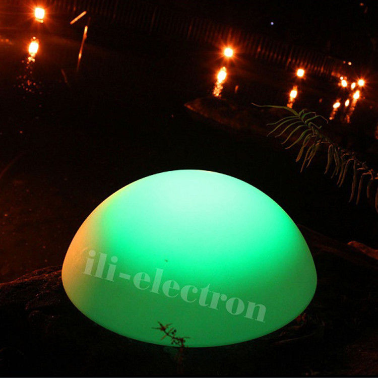 PE プラスチック LED 半球灯 クリスマス飾りのために再充電可能