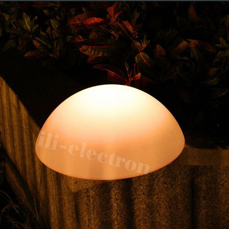 プラスチックのLED 変色 防水ボールランプ 半球形 庭の飾り付け用